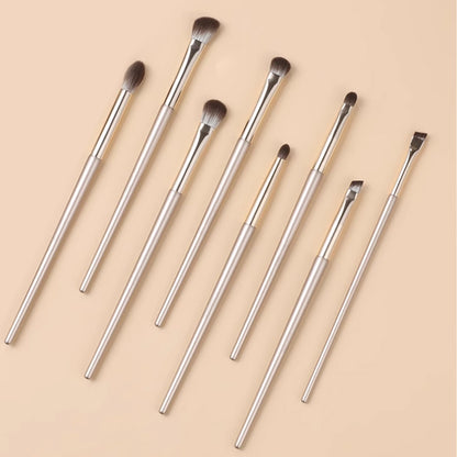 New Makeup Brush Set of 15 Gold-Plated Brushes, Complete Set of Soft-Bristled Eye Shadow Brushes, Ready for Makeup Application