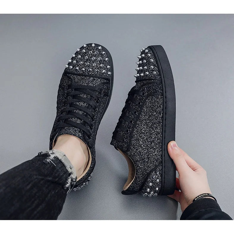 New Fashion Silver Trainers Glitter Spiky Shoes Men Lace Up Sneakers Low Top Shoes Red Sole Man Designer Sneaker With Spikes