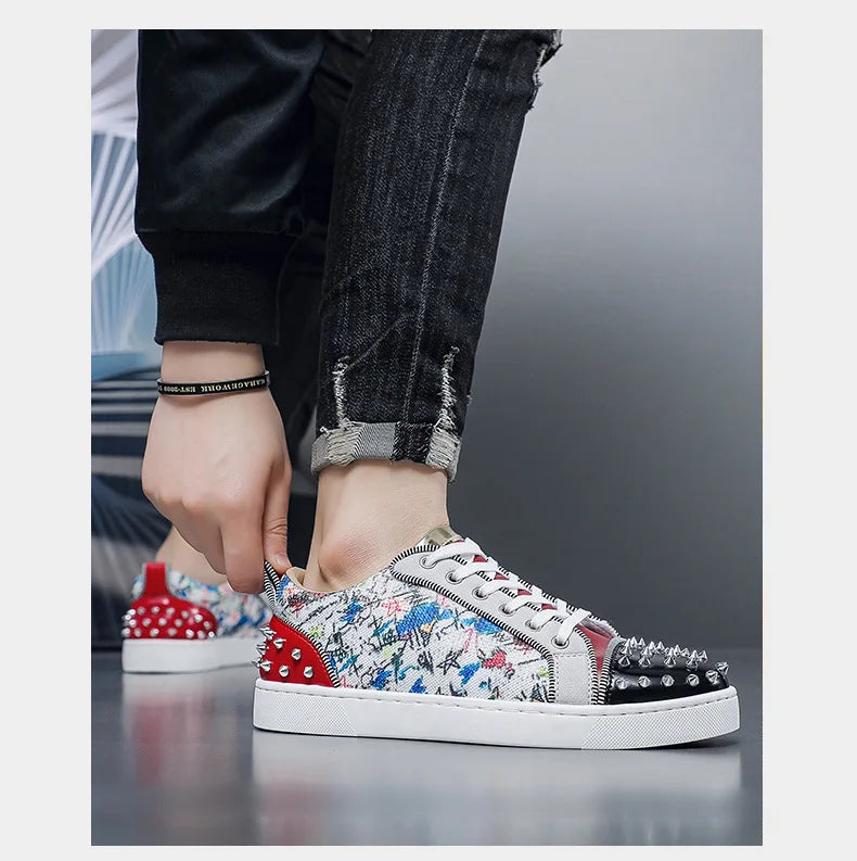 New Fashion Silver Trainers Glitter Spiky Shoes Men Lace Up Sneakers Low Top Shoes Red Sole Man Designer Sneaker With Spikes