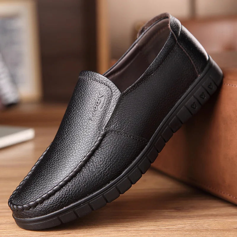 Men Loafers Fashion Slip on Soft Flats Genuine Leather Simple Moccasin Comfy Handmade Man Driving Footwear Non-Slip Boat Shoes