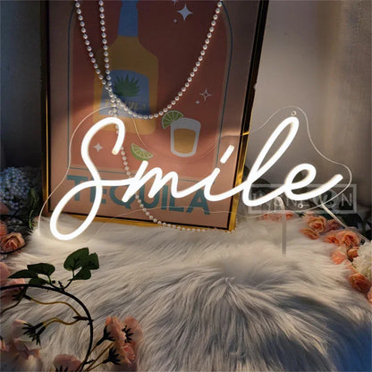 Smile Neon Signs USB-powered Desktop/Bedroom Neon Sign Girl Room Birthday Party Camping Bar Valentine's Day Christmas Decoration