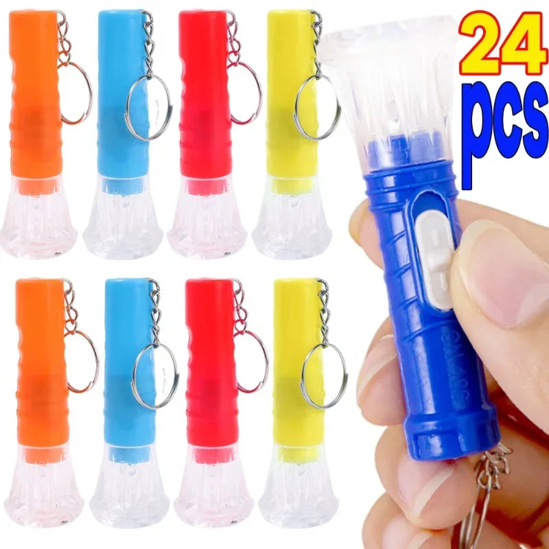 Flashligh Lamp Toy Mini Kids Party Favors LED Torch Birthday Gifts Wedding Guests Souvenir Filler Boys Girls School Prize Gift