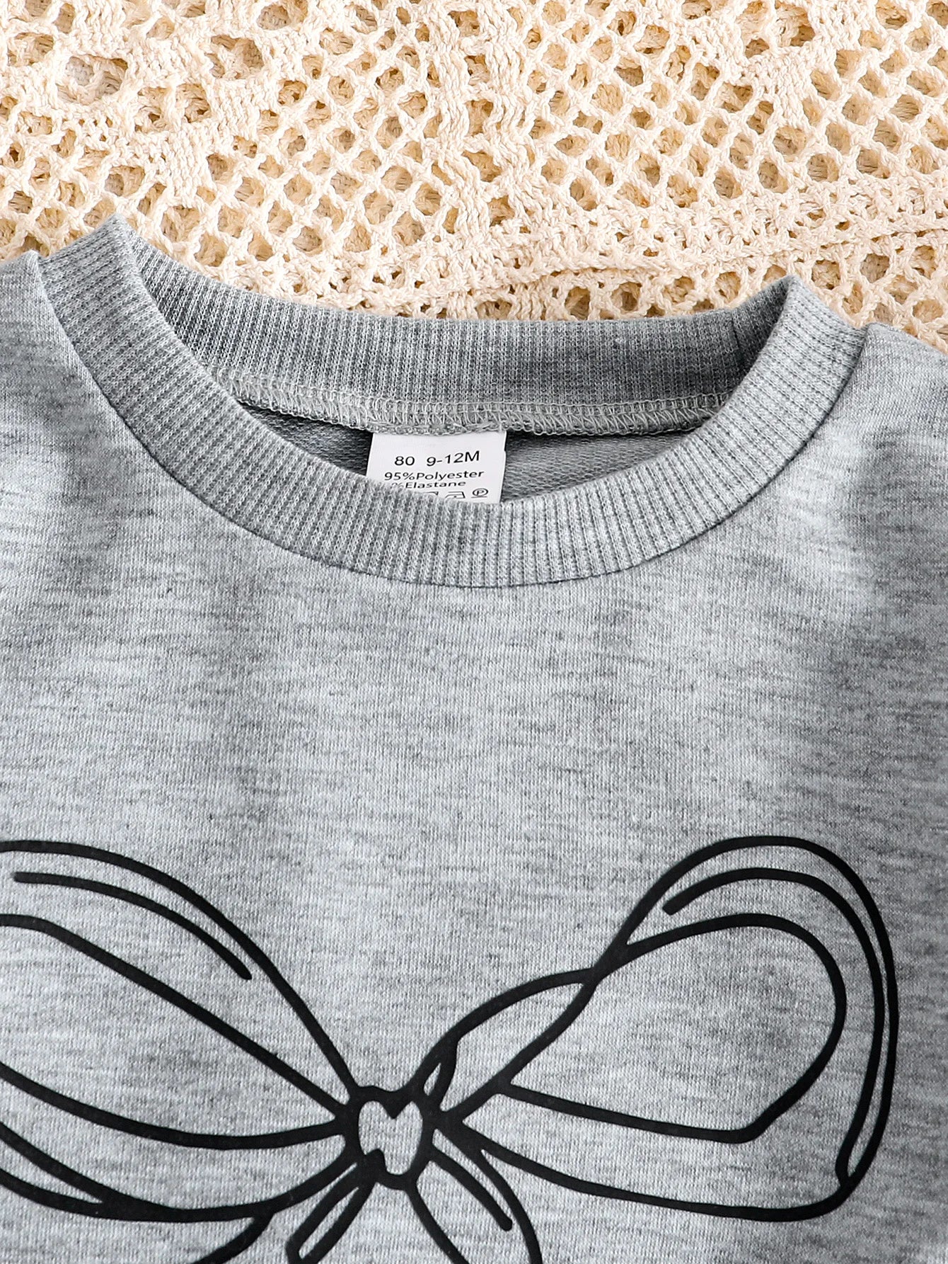 2-Piece Set for Toddler Girls: Cute Bowknot Print Gray Sweatshirt + Black Long Pants, Spring/Autumn/Winter Style, Casual Sports Pullover for Baby Girls, Newborn Children's Long-Sleeve Bowknot Design, Cute and Fashionable T-Sh