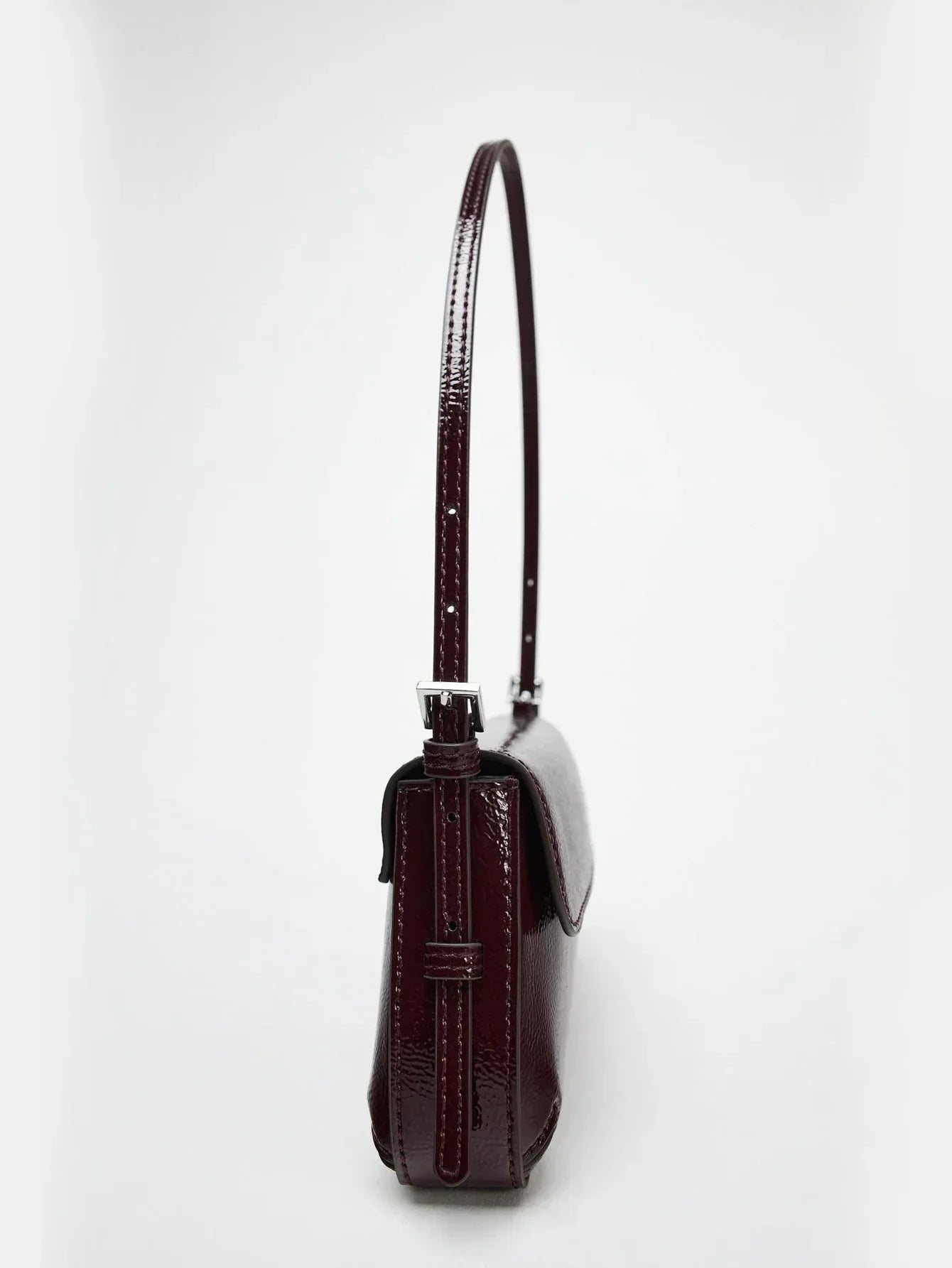Red Stick Underarm Bag 2024 Autumn New Product Fashionable Simple Commuter Flip Retro Shoulder Bag