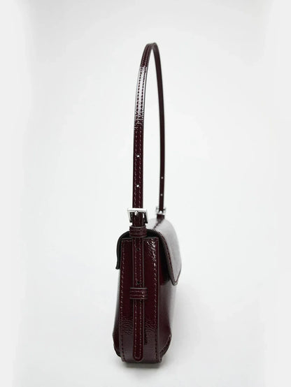 Red Stick Underarm Bag 2024 Autumn New Product Fashionable Simple Commuter Flip Retro Shoulder Bag