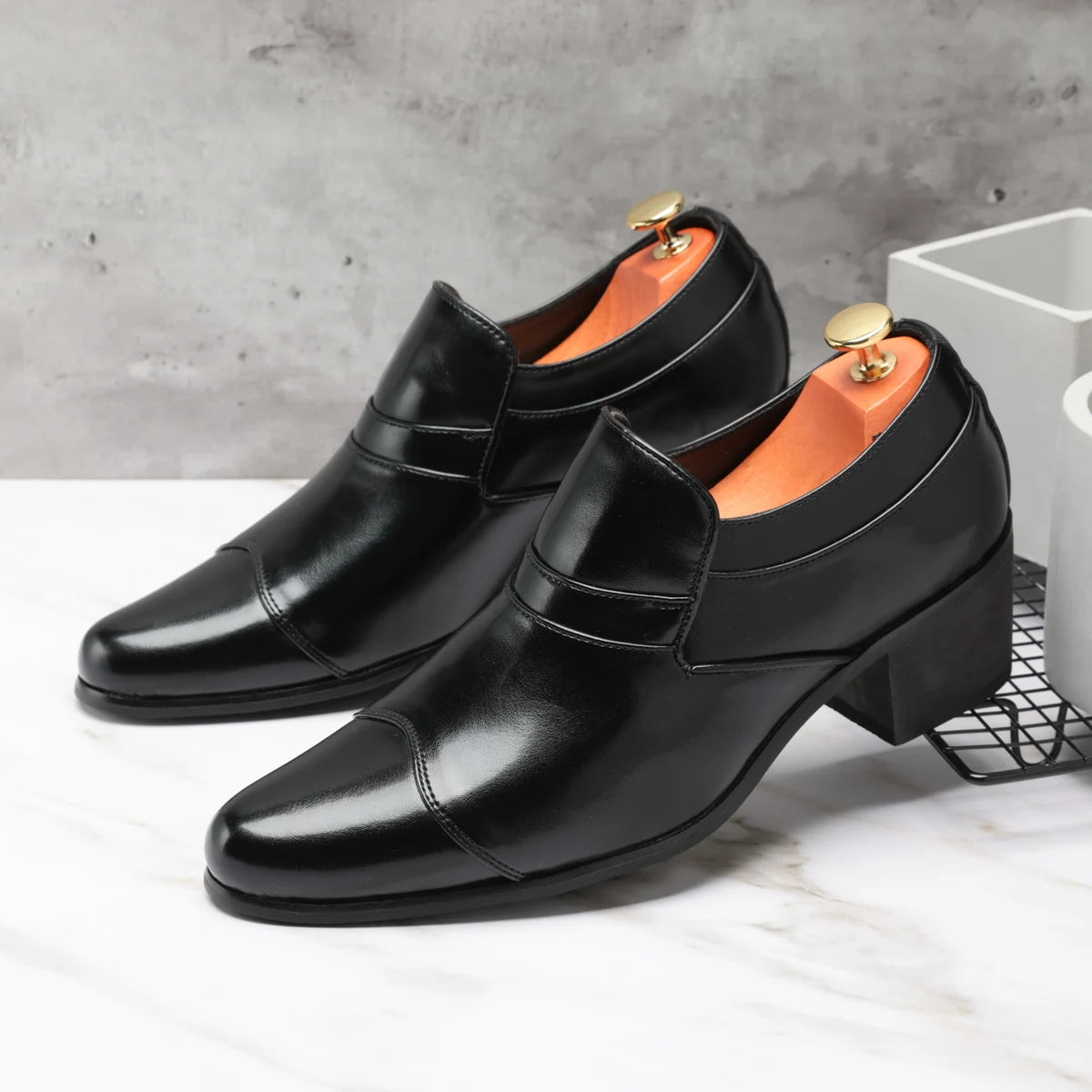 Premium Leather Men Shoes Slip On Loafers European Brand Business Casual Wedding Party Plaid Design Height Increasing