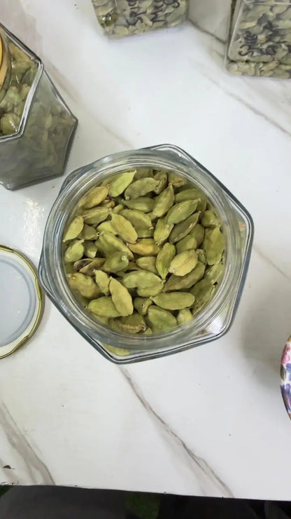 Western Ghats 8mm Fresh Raw Super Green Cardamom Whole Pod Intense Flavor Herbal Seasoning Commercial Bulk Distribution Export