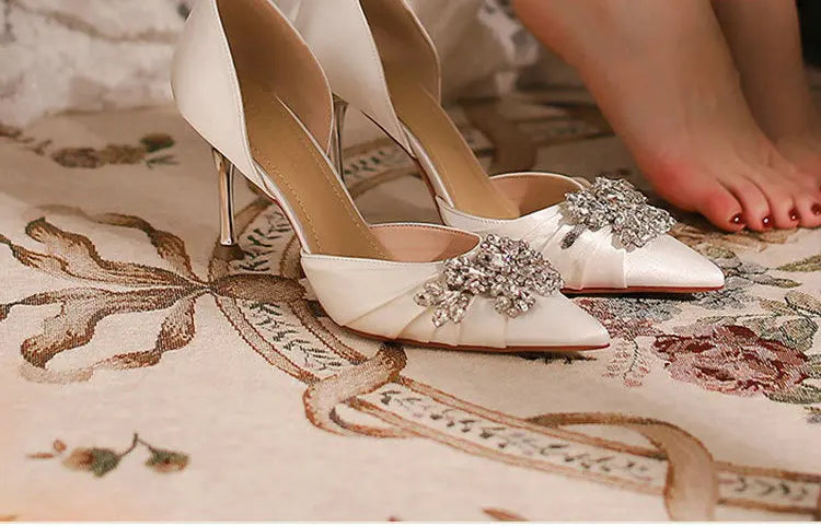2025 Autumn New White French High Heels Pointy Rhine-Diamond Thin Heel Not Tired Foot Single Shoes Wedding Shoes