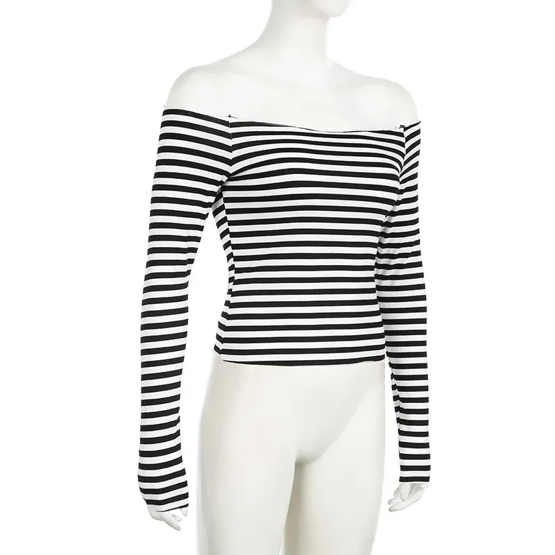Autumn sexy off shoulder long sleeved black white contrasting color stripes slash neck T-shirt