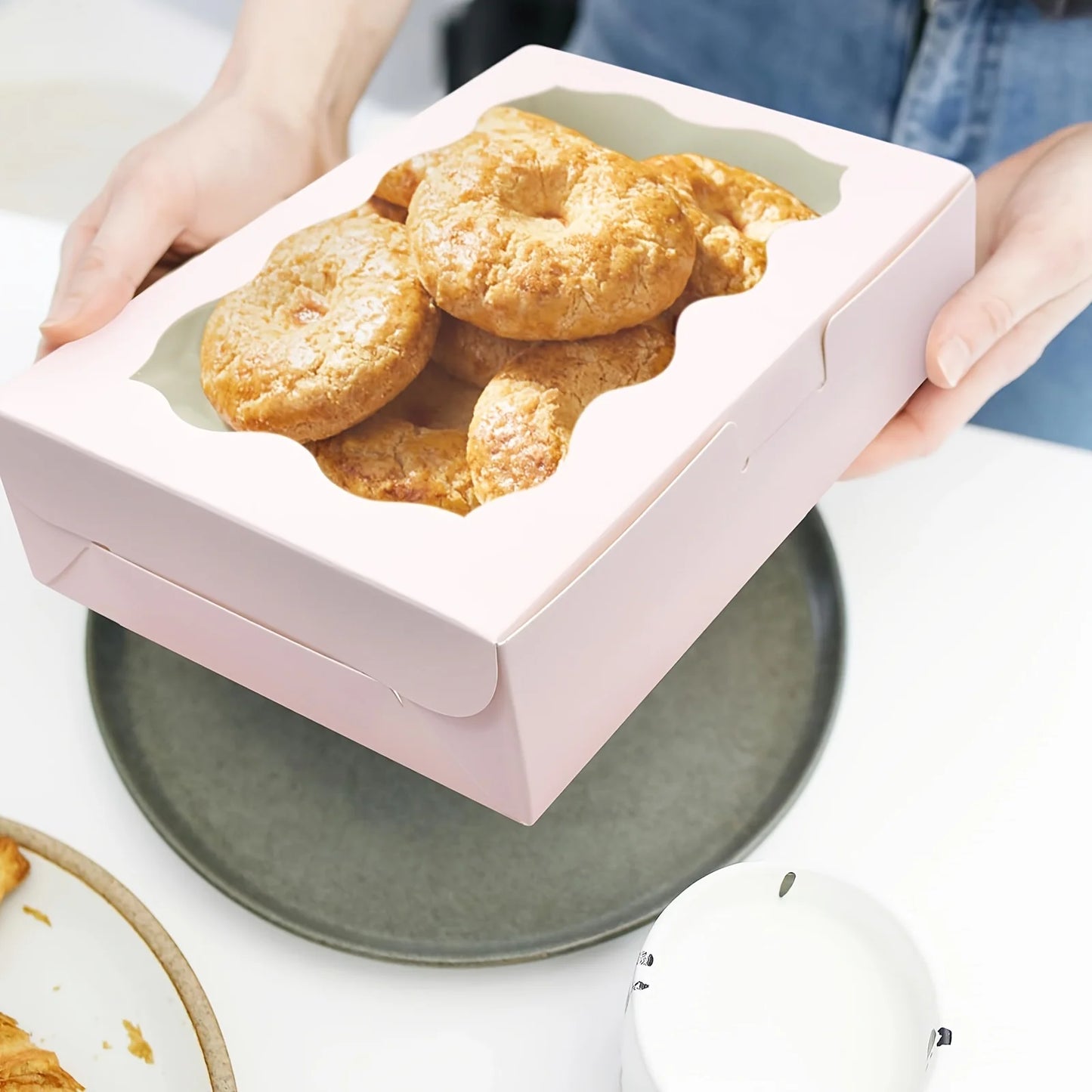 Bakery packaging box, bakery candy gift packaging box, Christmas party gift box, foldable box，Wedding and Mother's Day gift bags