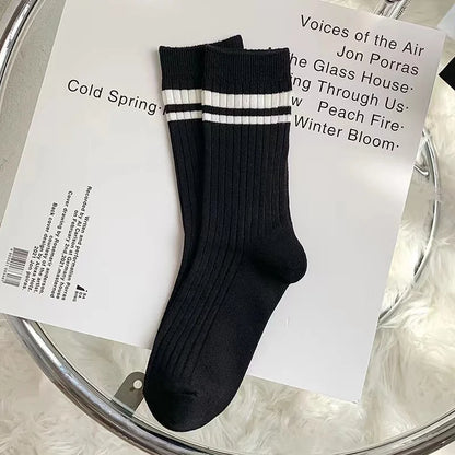 1 Pairs Fashion Black White Stripe Cotton Women Long Socks Versatile Simplicity Autumn Women's Sock New Hot Sale