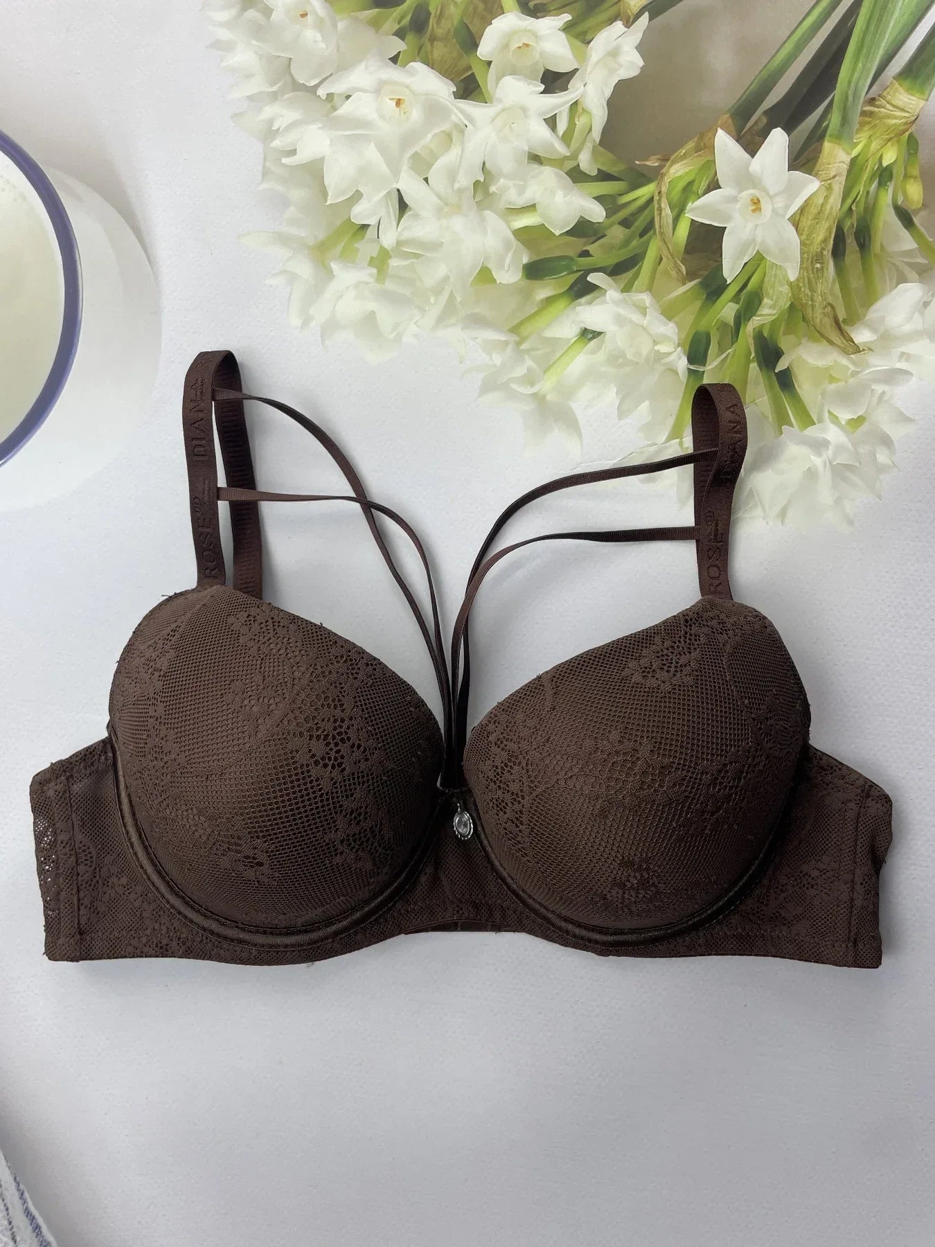 Thin on the top and thick on the bottom, lace ladies underwear, small breasts, big thick cups, sexy gathered bra
