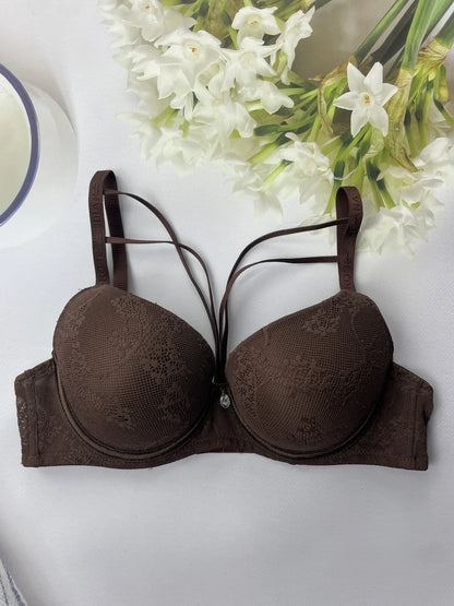 Thin on the top and thick on the bottom, lace ladies underwear, small breasts, big thick cups, sexy gathered bra