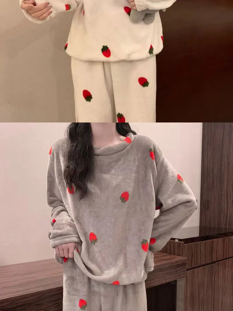 Women Pyjamas Sets 2025 Autumn Winter Warm Flannel Strawberry Coral Long Sleeve Girls Sleepwear Casual Fleece Pajamas Homewear
