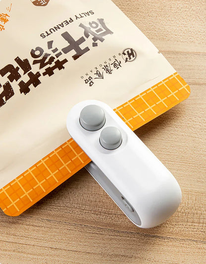 Mini Plastic Bag Sealer Rechargeable 2 in 1 Bag Heat Sealer With Cutter Portable Thermal Sealer Plastic Bags Sealant Machine
