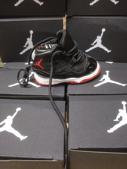 High Quality Portable Battery Charger Powerbank Coconut Sneakers 750 Shoe Power Bank 8000mAh  For All Phone
