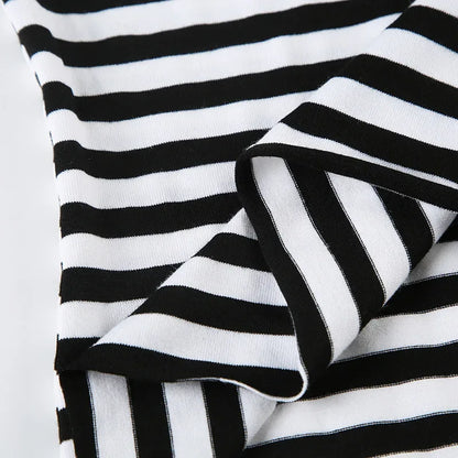 Autumn sexy off shoulder long sleeved black white contrasting color stripes slash neck T-shirt