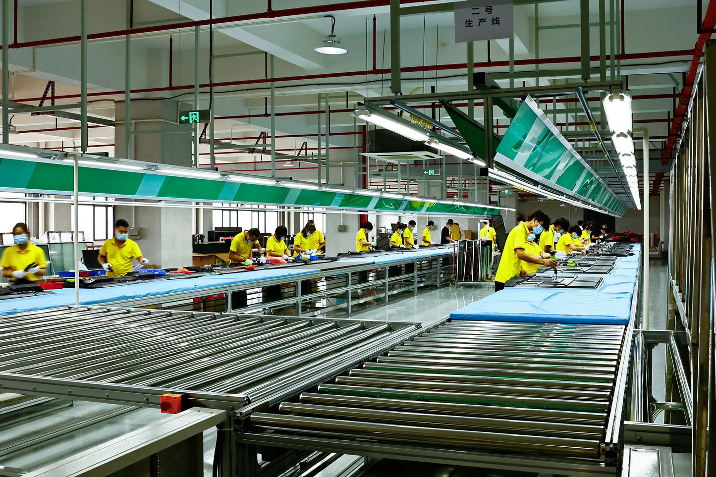 Smart LED Touch TV With Android WiFi 4K 50 55 65 75 Inch Smart Touch TV-Customizable Size OEM/ODM Karaoke TV Motherboard