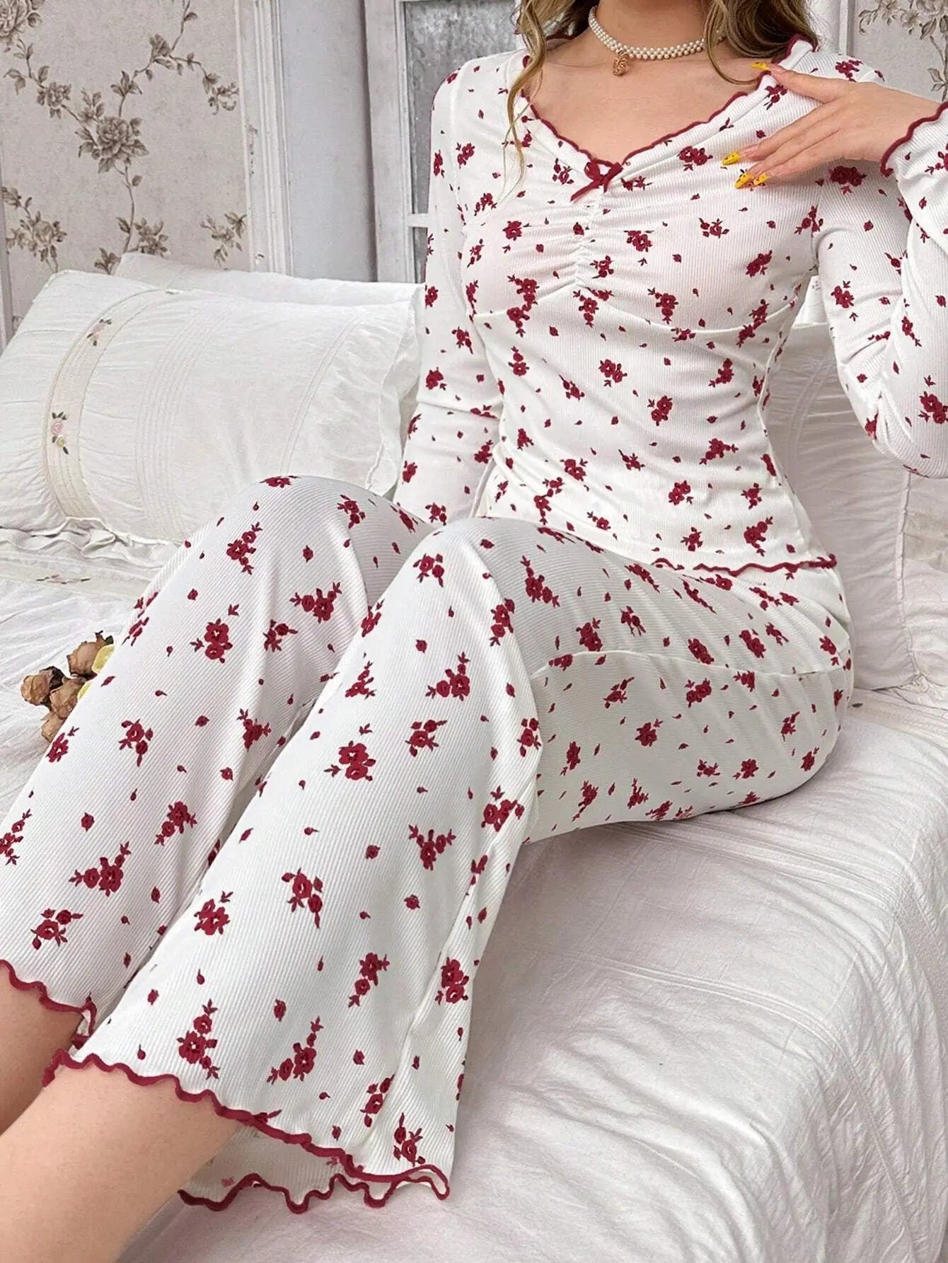 Women Pajamas Set Autumn Winter Sleepwear Round Neck Floral Printed Long Sleeve Tops and Trousers Home Wear Loungewear
