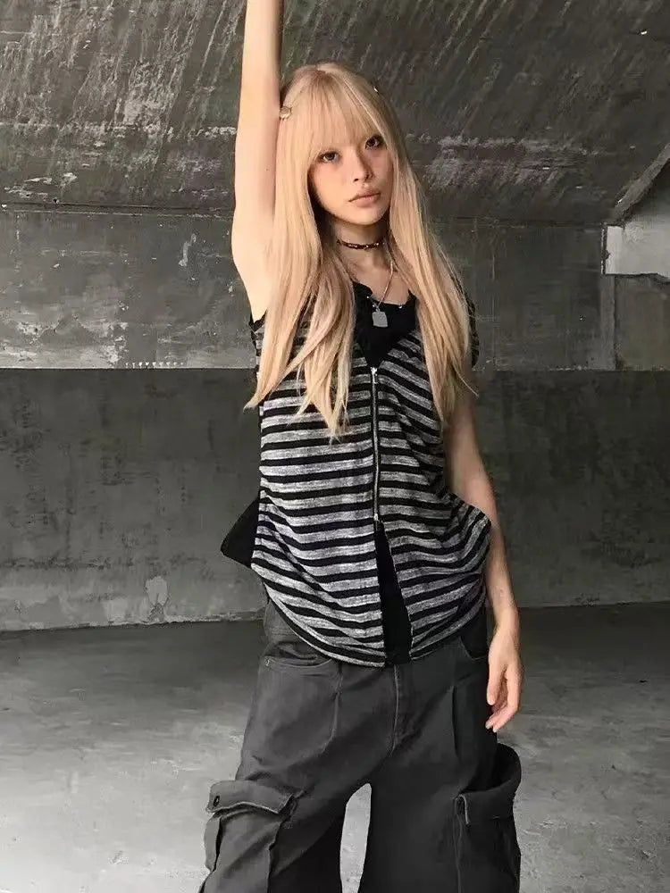 Hot Girl Gothic Vintage Slim Fake Two Piece Tops Women Subculture High Street Striped Sleeveless Hooded T-shirts New Y2k Outfits