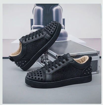 New Fashion Silver Trainers Glitter Spiky Shoes Men Lace Up Sneakers Low Top Shoes Red Sole Man Designer Sneaker With Spikes