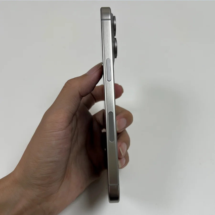 Original iPhone 15 pro 6.1-inch OLED Display Face ID NFC A17Pro Chip 8GB RAM 128/256GB Storage 5G IOS Cell Phone 99% New Apple