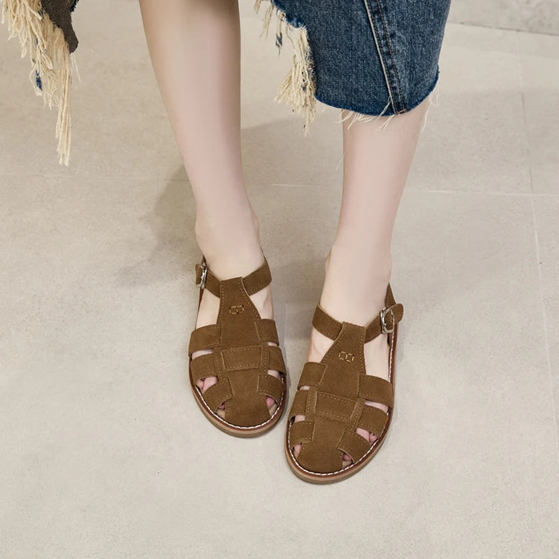 AIYUQI Flat-soled Retro Genuine Leather Hollow Baotou Sandals Women's 2026 New Hollow Pig Cage Women's Sandals