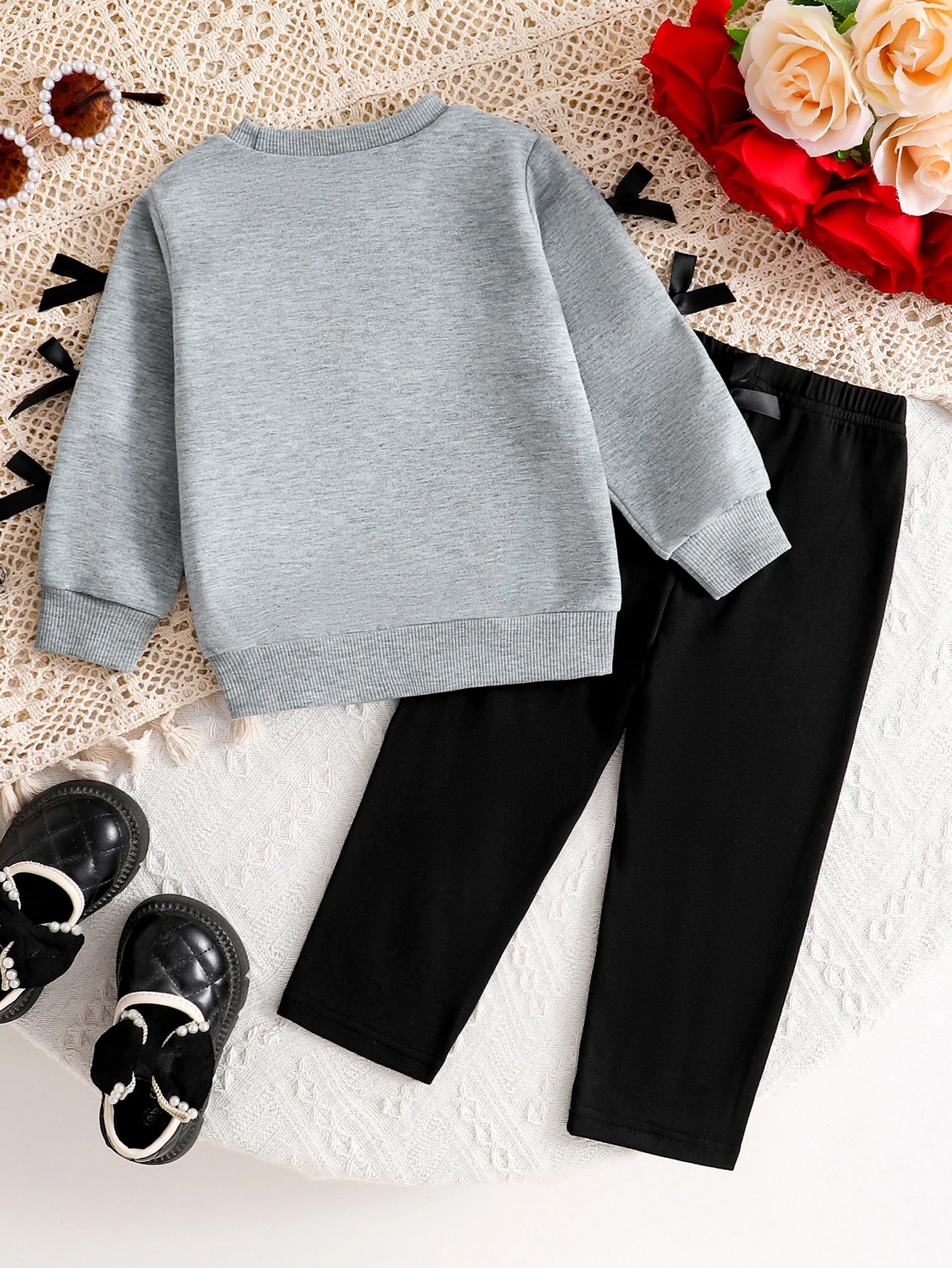 2-Piece Set for Toddler Girls: Cute Bowknot Print Gray Sweatshirt + Black Long Pants, Spring/Autumn/Winter Style, Casual Sports Pullover for Baby Girls, Newborn Children's Long-Sleeve Bowknot Design, Cute and Fashionable T-Sh