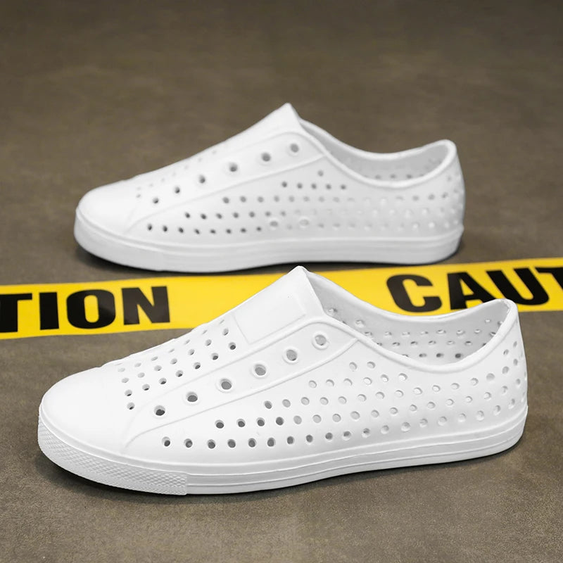 New beach sandals perforated shoes men's anti slip work shoes summer garden shoes water shoes ultra light outdoor walking shoes