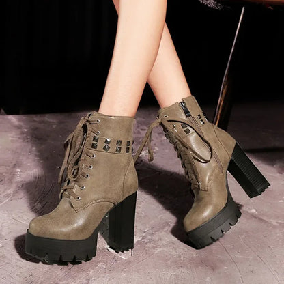 KNCOKAR The new autumn/winter fashion ultra high heels and short boots with a waterproof platform rivet and female boots