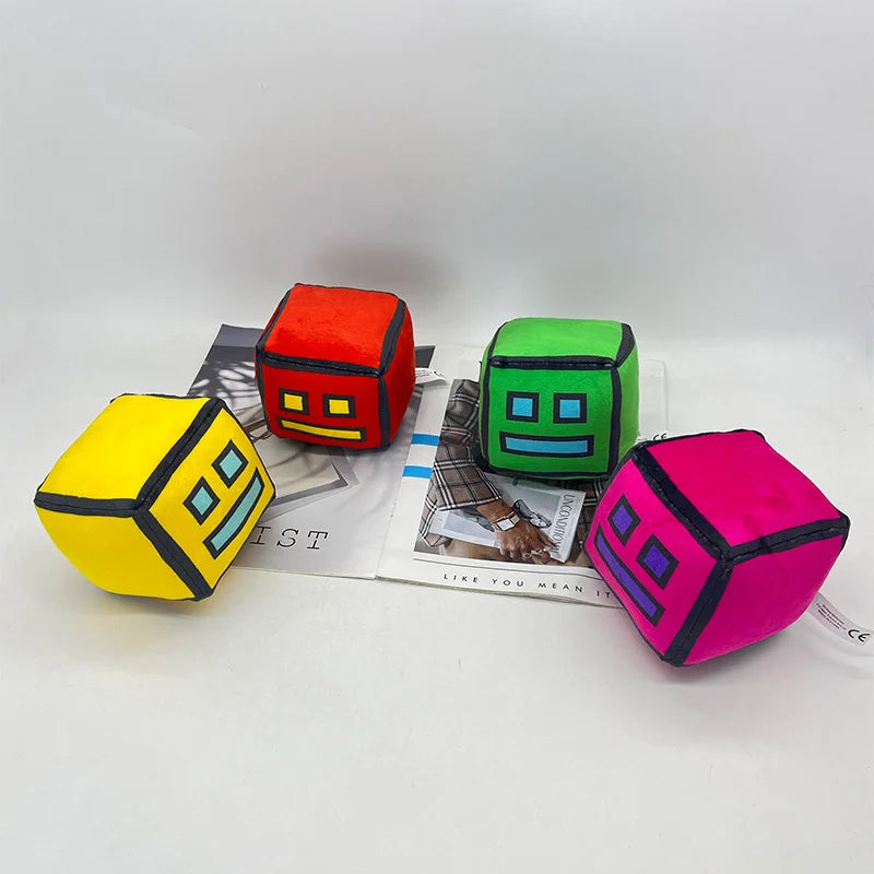 Peluche Cube Geometry Dash de 12 cm pour Halloween, petit coussin en peluche, pendentif carré, cadeau mignon pour les enfants