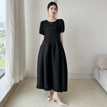 LANMREM High End Purple Pleated Women's Dress 2025 New Round Neck Short Sleeved Spliced Design Ball Gown Summer Dresses 2DB3489