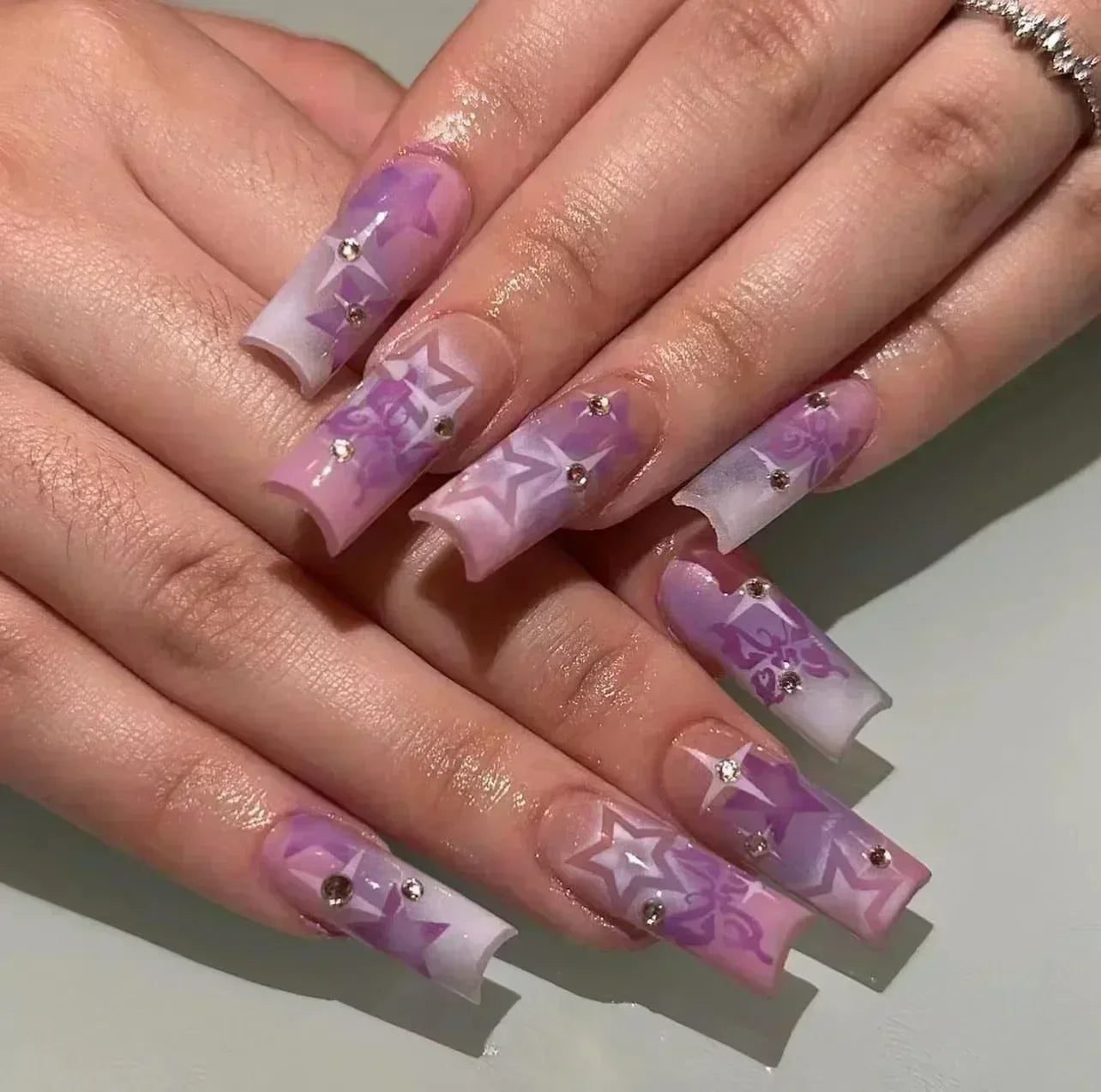 Romantic Red Lips Valentine's Day Wearable Fake Nails Frosted White Detachable Finished False Nails Press on Nails with Glue