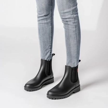 Women's short tube anti slip rain shoes, lightweight waterproof water shoes, fashionable Chelsea rain boots, PVC one-time moldin
