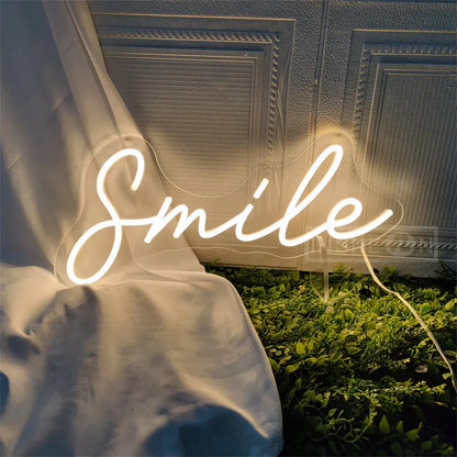 Smile Neon Signs USB-powered Desktop/Bedroom Neon Sign Girl Room Birthday Party Camping Bar Valentine's Day Christmas Decoration