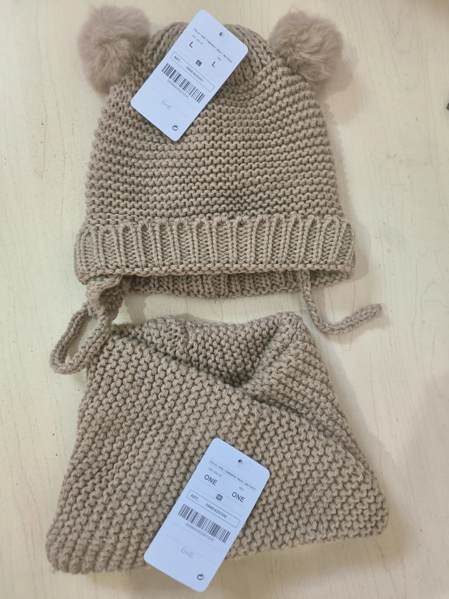 2024 baby girl and baby boy  child children's spring autumn winter Solid knitted hat and knitted infinity scarf