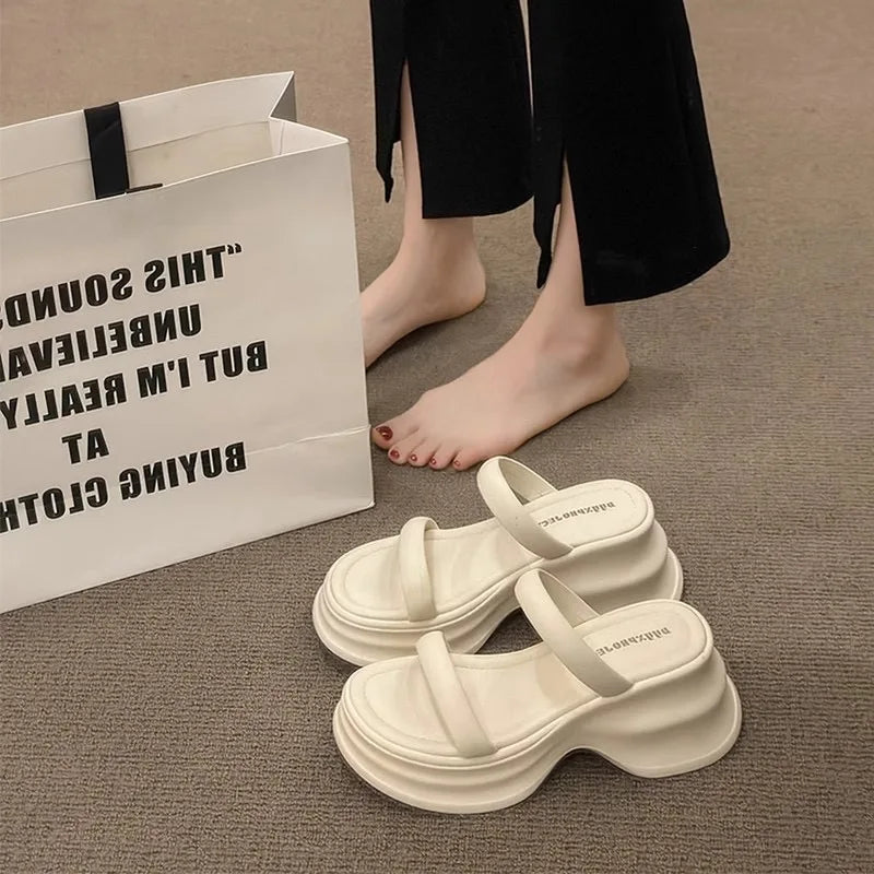 Women's Slippers Fashion Thick-soled Casual Sandals 2025 Summer New Beach Slippers for Women Platform Sandals Sandalias De Mujer