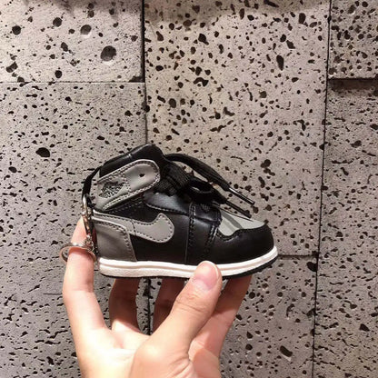 High Quality Portable Battery Charger Powerbank Coconut Sneakers 750 Shoe Power Bank 8000mAh  For All Phone