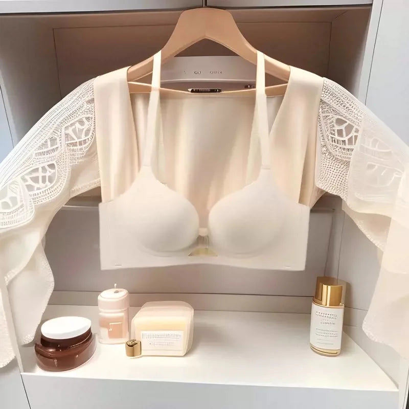 Red Lifting Small Breasts Gathered To Show Large Upper Support Without Steel Rings and Comfortable and Traceless Bra