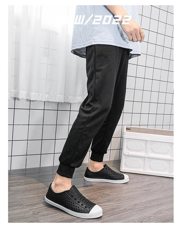 New beach sandals perforated shoes men's anti slip work shoes summer garden shoes water shoes ultra light outdoor walking shoes