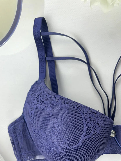 Thin on the top and thick on the bottom, lace ladies underwear, small breasts, big thick cups, sexy gathered bra