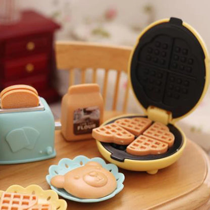 1PC Dollhouse 1/12 Scale Mini Bread Machine Miniature Kitchen Access Toaster Home Decoration Spoon Shovel Cookware Model