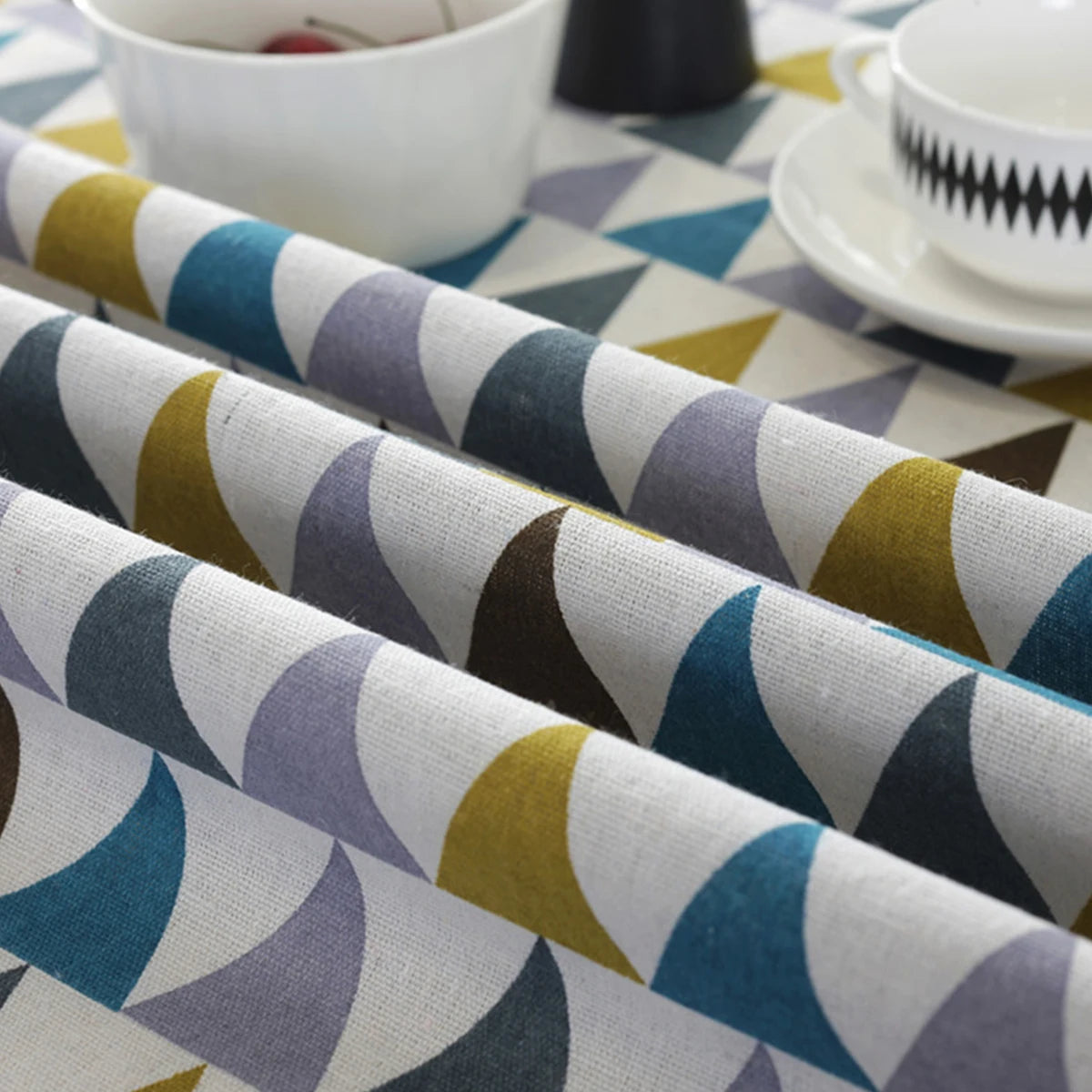 Round Tablecloth Washable Table Cloth Decorative Table Cover for Wedding Holiday Christmas Party Picnic Dining Room Table Covers