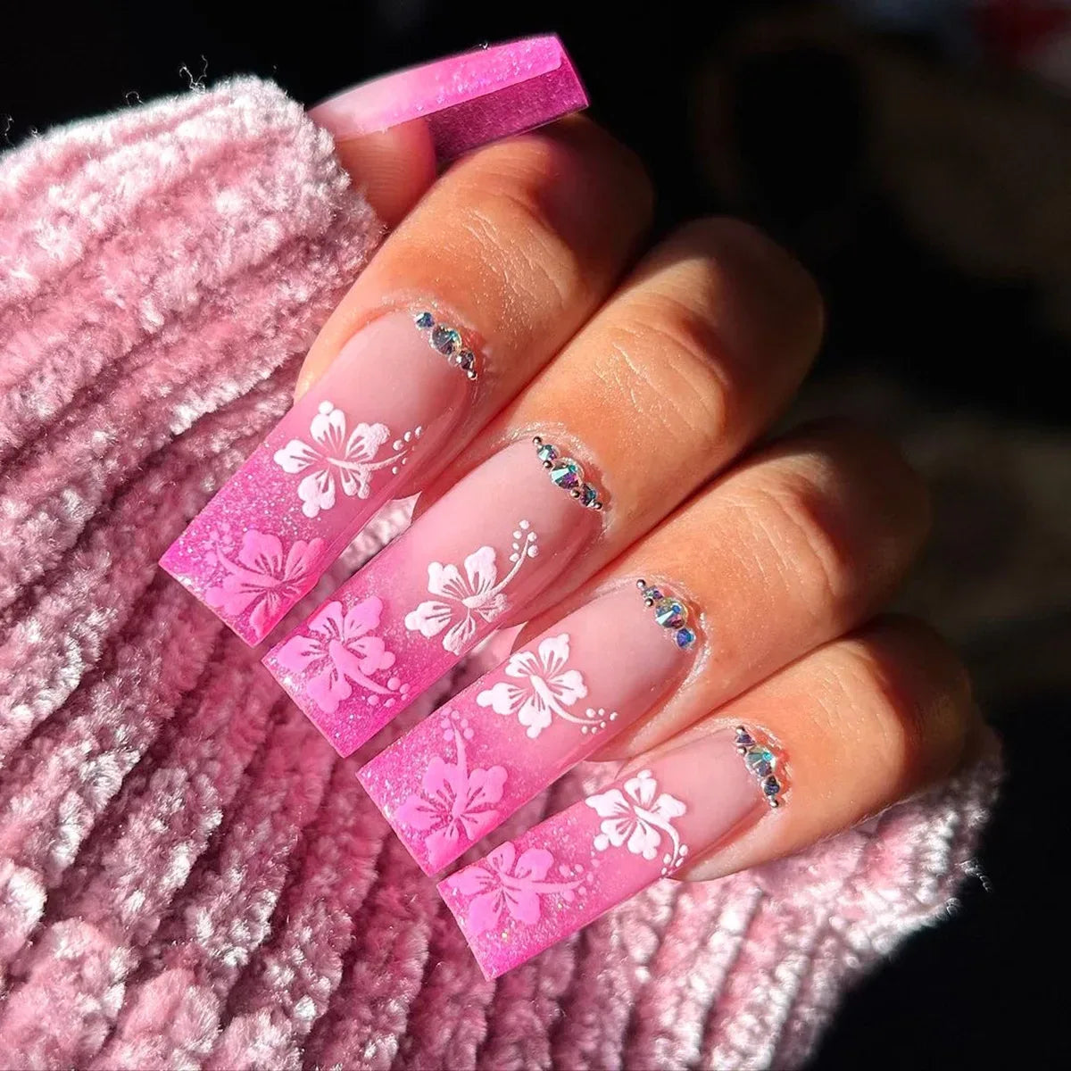 Romantic Red Lips Valentine's Day Wearable Fake Nails Frosted White Detachable Finished False Nails Press on Nails with Glue