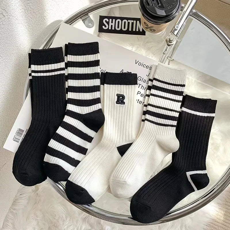1 Pairs Fashion Black White Stripe Cotton Women Long Socks Versatile Simplicity Autumn Women's Sock New Hot Sale