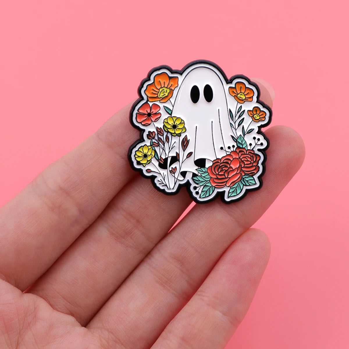 Broche fantôme d'Halloween en émail, style dessin animé, pin's pour homme, badge à accrocher à un sac à dos, accessoire de mode, bijou mignon, cadeau idéal pour les fêtes.