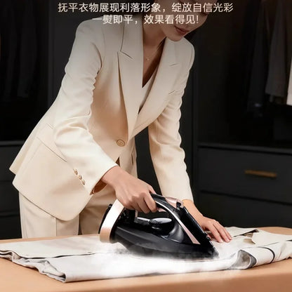 Handheld Portable Steam Iron Compact for Home Use Dry And Wet Ironing Clothes Smoothing Machine