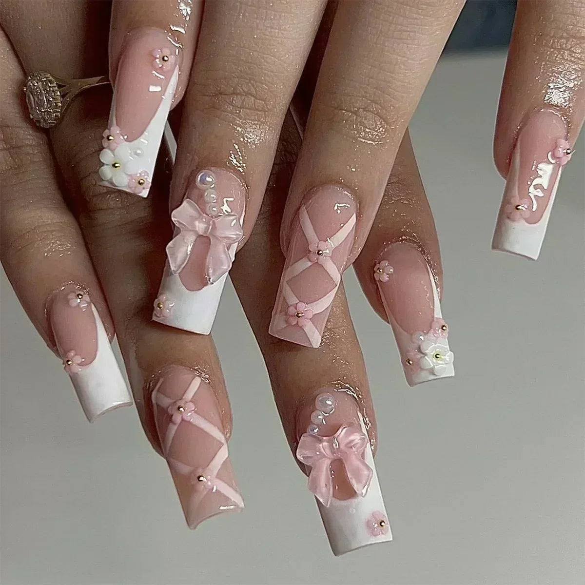 Romantic Red Lips Valentine's Day Wearable Fake Nails Frosted White Detachable Finished False Nails Press on Nails with Glue
