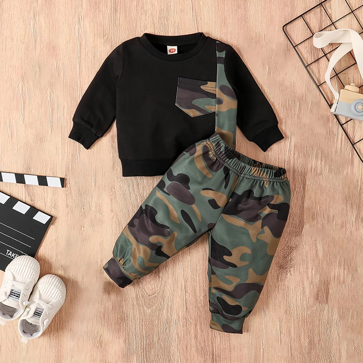 Two piece spring and autumn baby boy fashion and handsome long sleeved round neck top and camouflage pants set