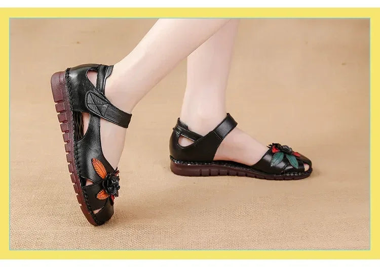 New 2025 Ladies Flat Sandals Soft Leather Anti-Slip Bottom Ethnic Style Comfortable Soft Surface Design for Elderly People